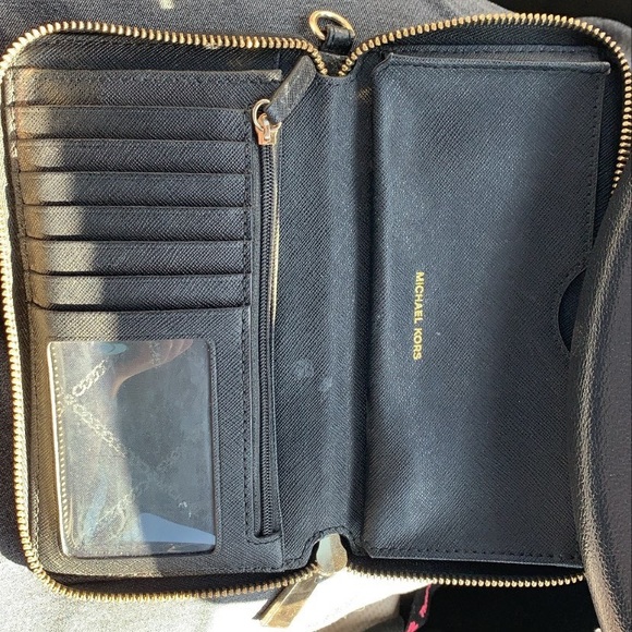 michael kors wallet - Picture 2 of 2